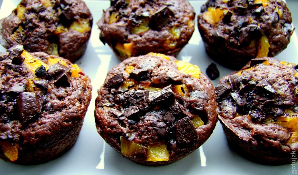 czekoladowe muffinki z brzoskwiniami 2